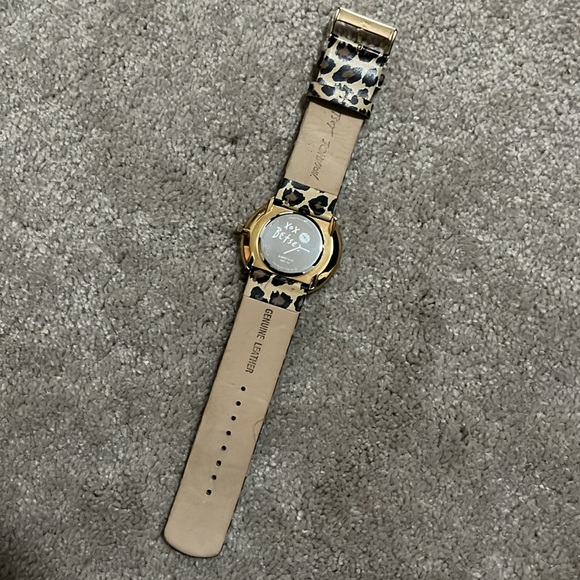 Betsey Johnson Leopard Watch - Picture 2 of 3